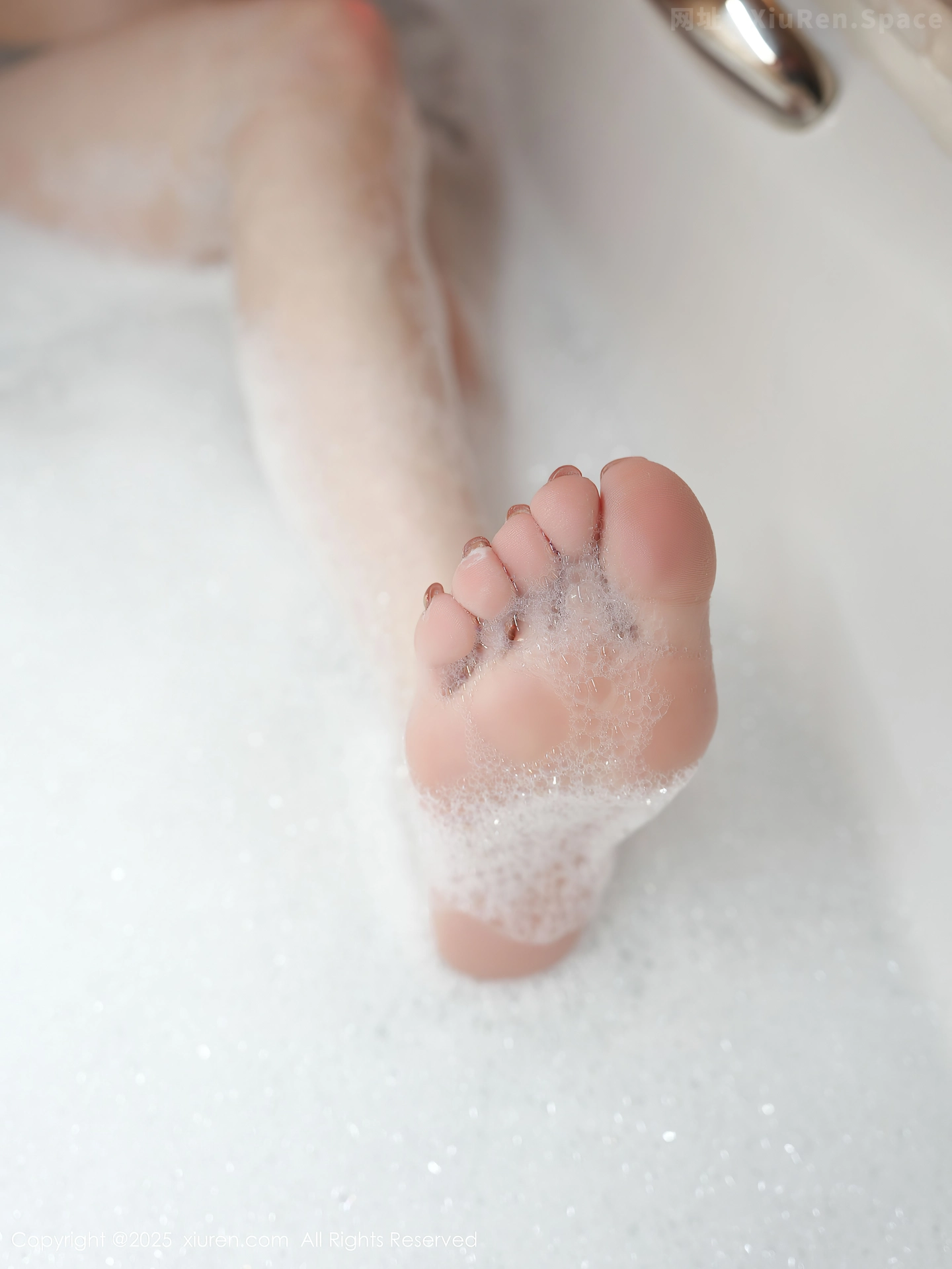 图片[4]-[XiuRen秀人网] VOL.10037 模特阿汁浴室场景性感灰色情趣服饰秀曼妙身姿撩人诱惑写真76P-秀人网官方网站